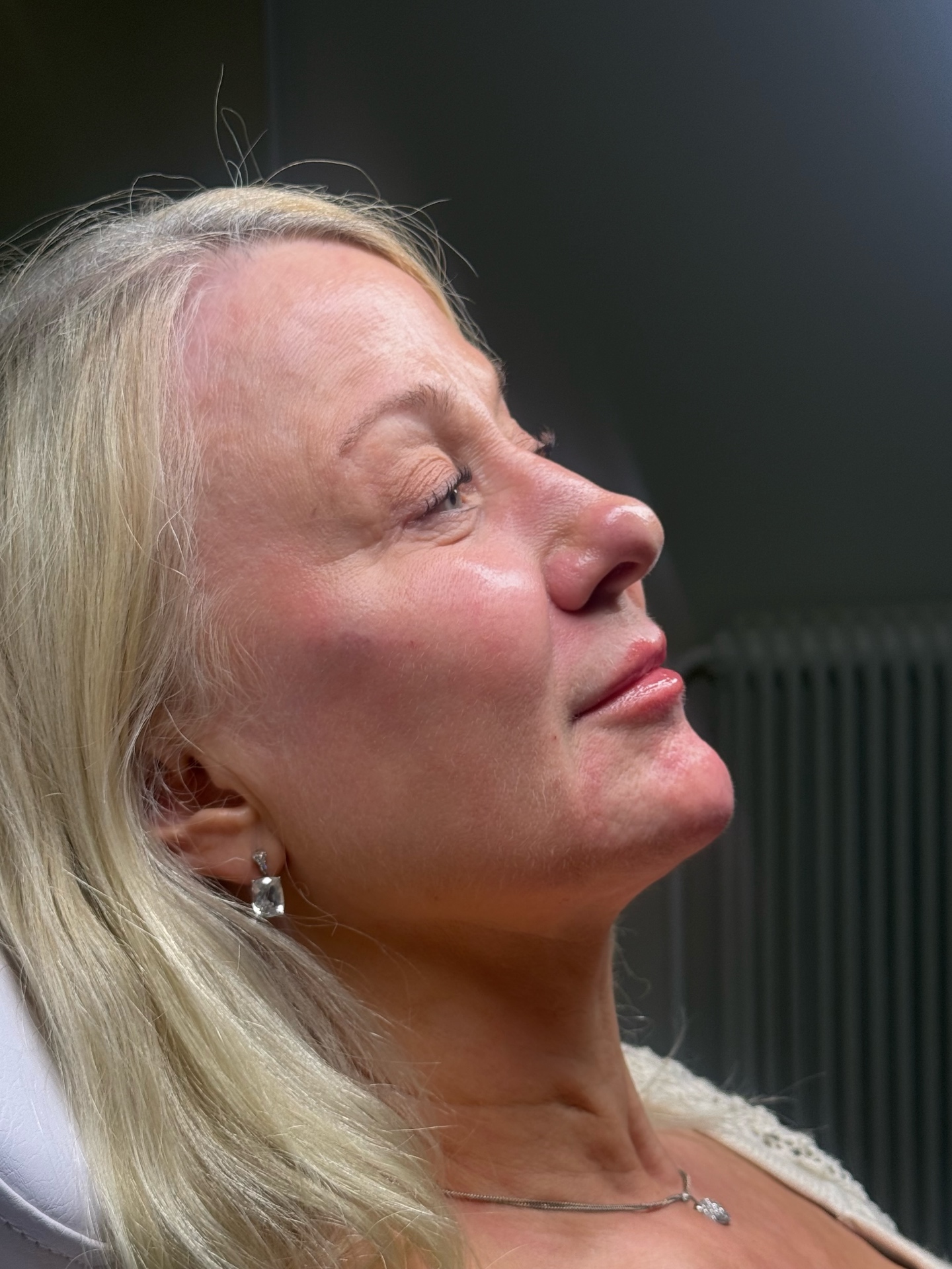 Profilporträtt, definierad käklinje